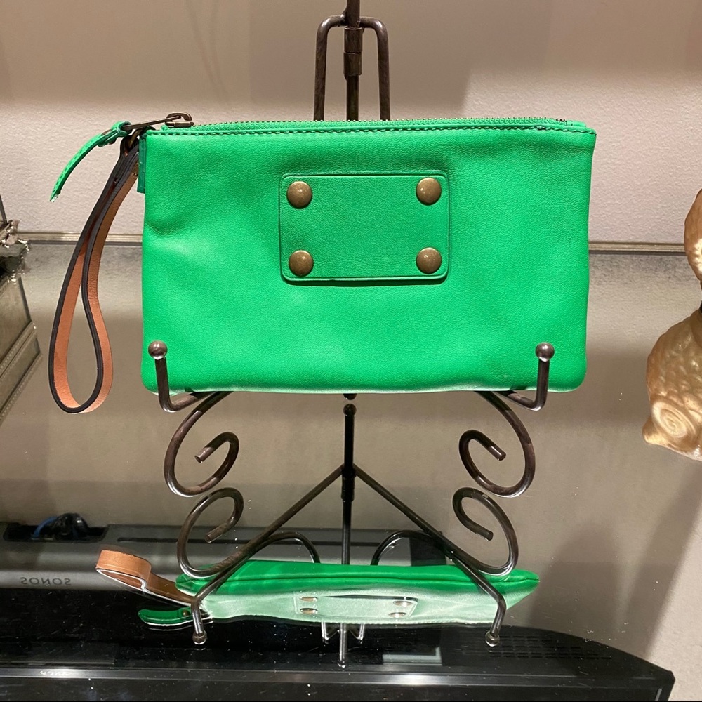 Ann Taylor green leather clutch/wristlet NWT